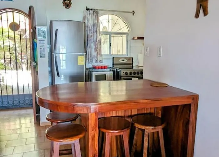 Tico Tiki Vacation Villa, 5 Bedroom *