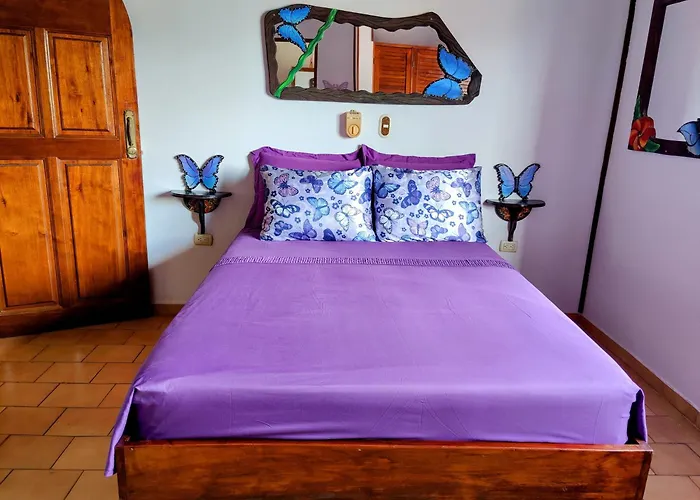 Tico Tiki Vacation Villa, 5 Bedroom Sámara